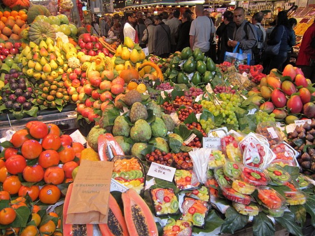 800px-Fruit_and_Vegetable_Market