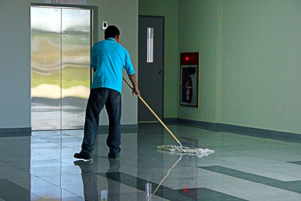 International student cleaners exploited by shopping centre owners: report