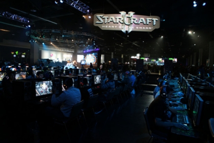 StarCraft II: Heart of the Swarm Melbourne launch