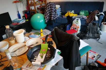 De-cluttering tips for students with too much in their room